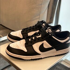 Nike Men's Classic Black and White Sneakers Nike Panda